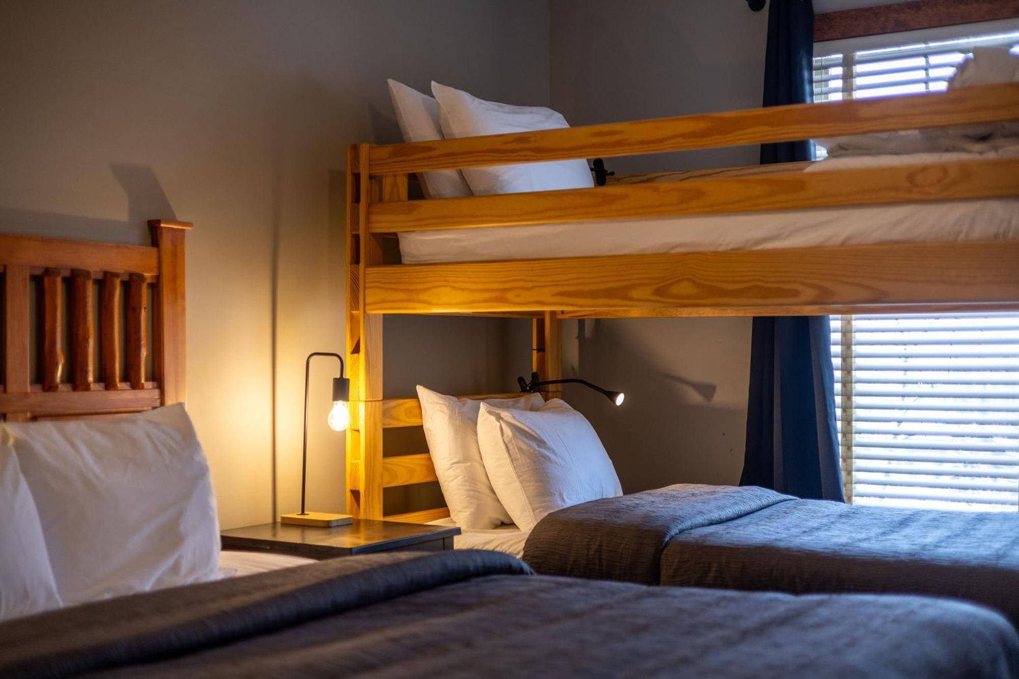 Snow Creek Lodge By Fernie Central Reservations מראה חיצוני תמונה